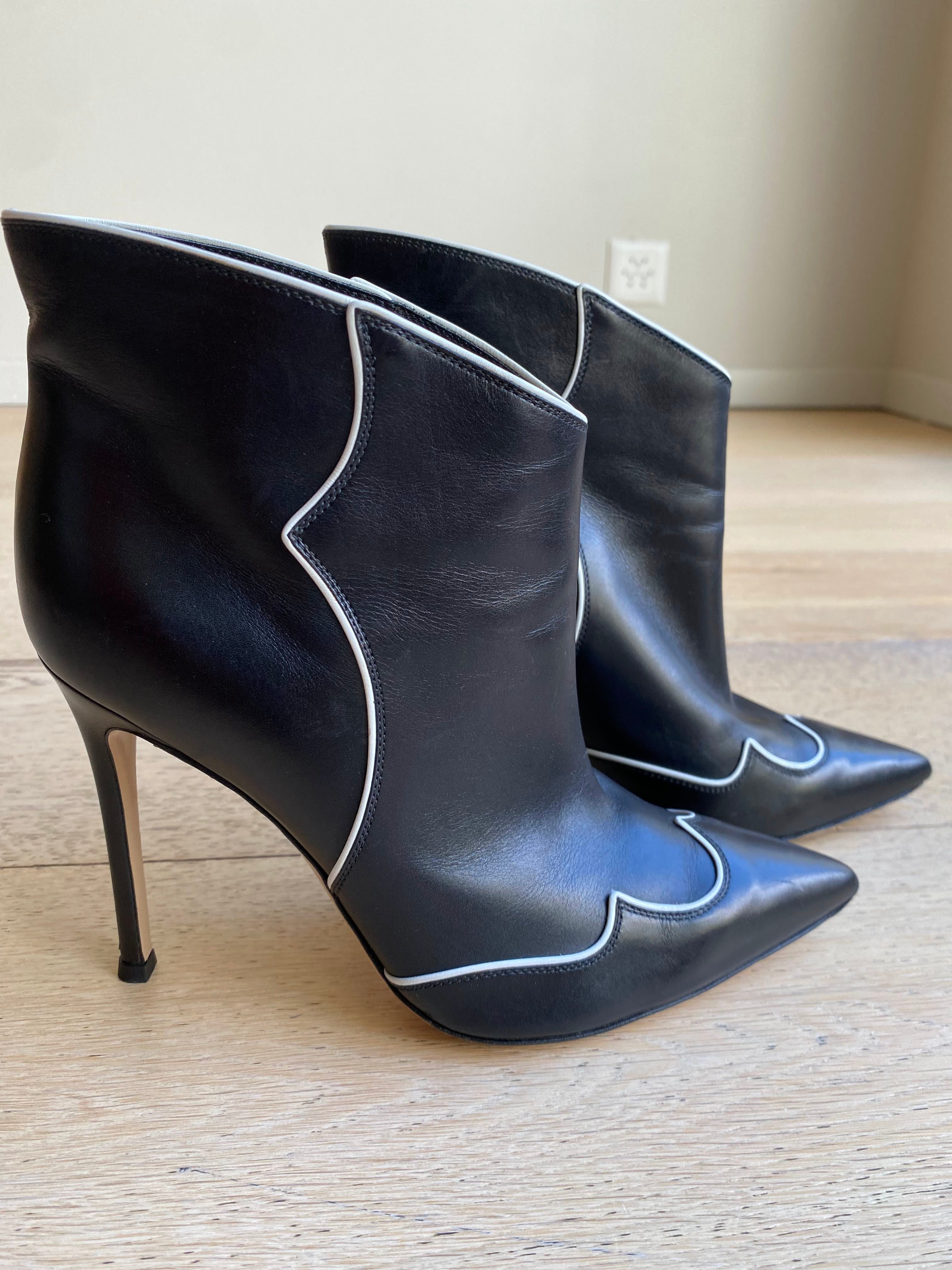 GIANVITO ROSSI Stiletto Ankle Boots - 37.5