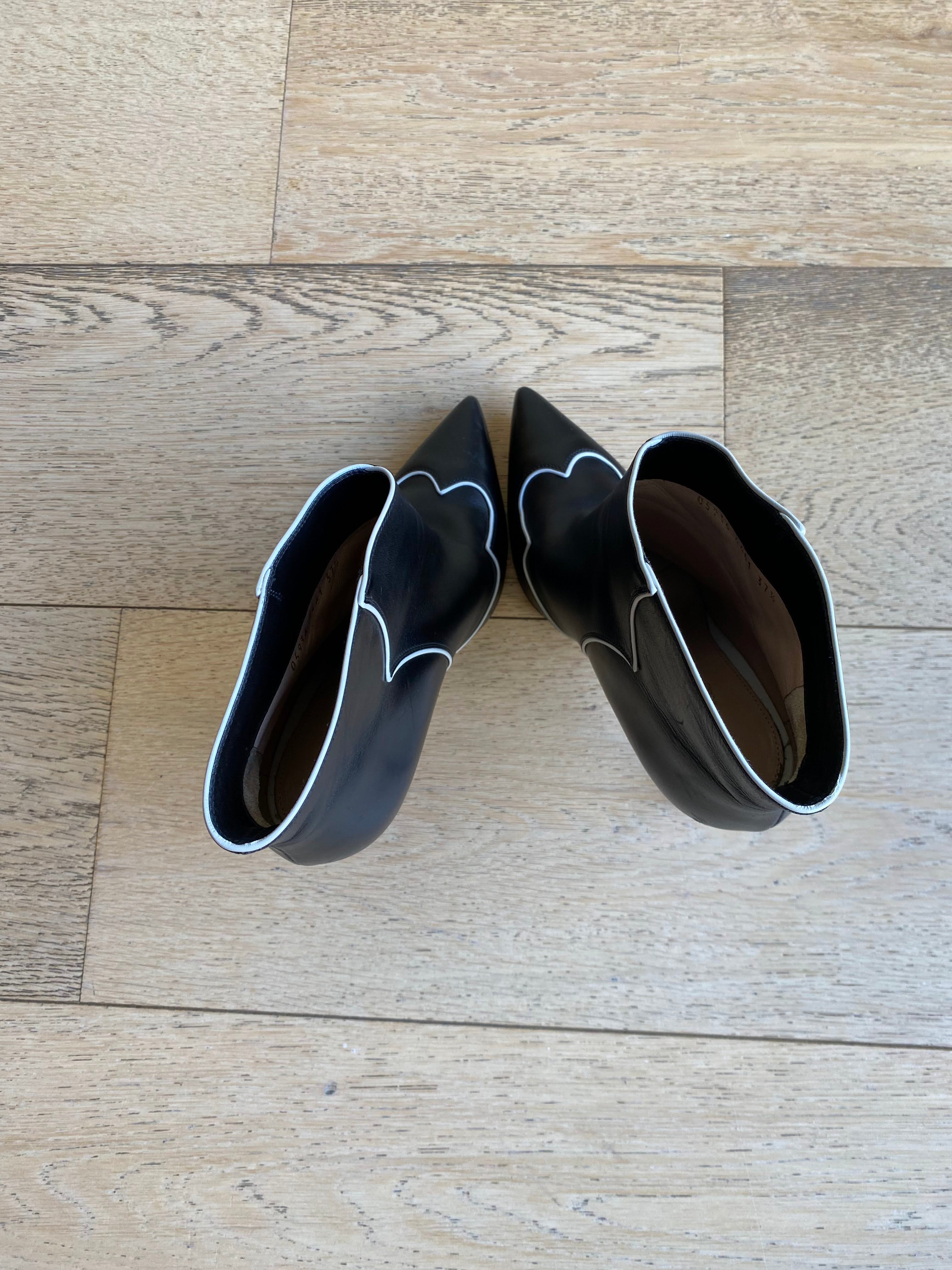 GIANVITO ROSSI Stiletto Ankle Boots - 37.5