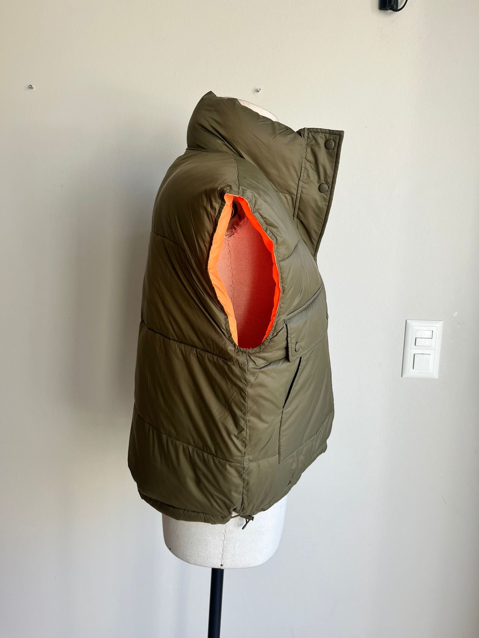 ESSENTIAL ANTWERP Down Gilet - XS