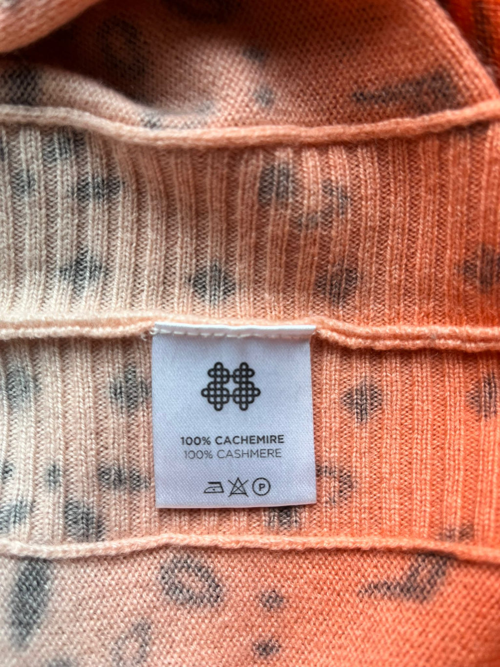 KUJTEN Cashmere Jumper - 1